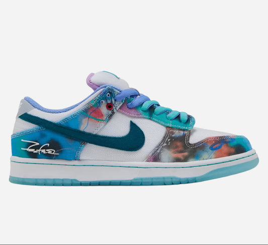 FUTURA LABORATORIES x NIKE DUNK LOW SB BLEACHED AQUA