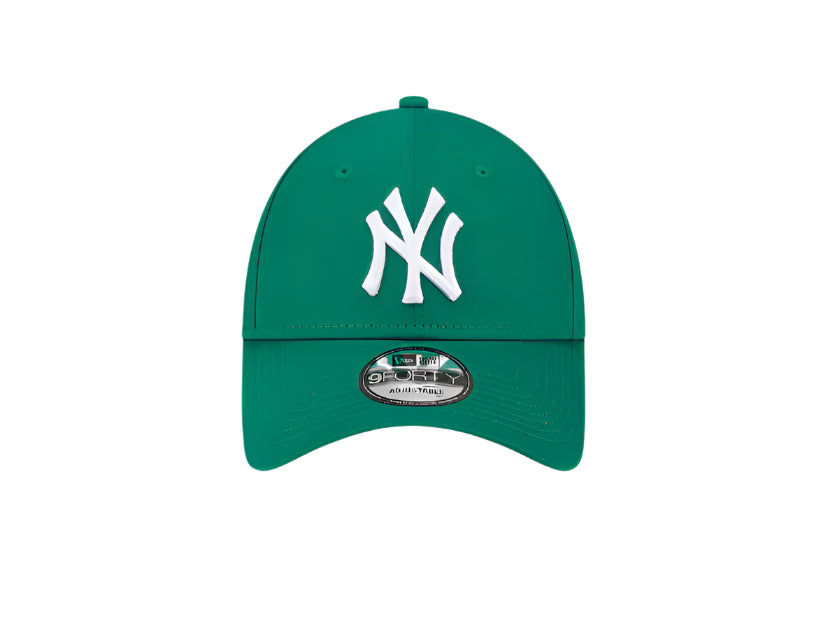 New York Yankees 9FORTY Womens League Essential Green Cap