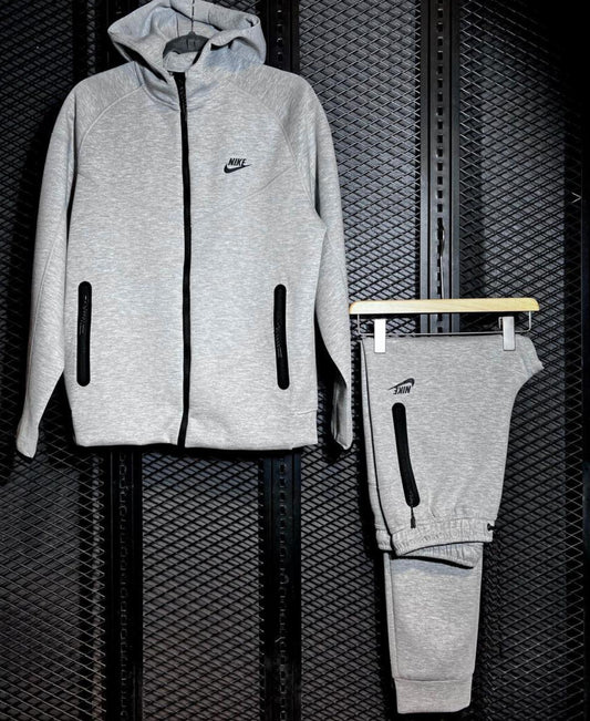 Nike Tech Fleece "Grey"