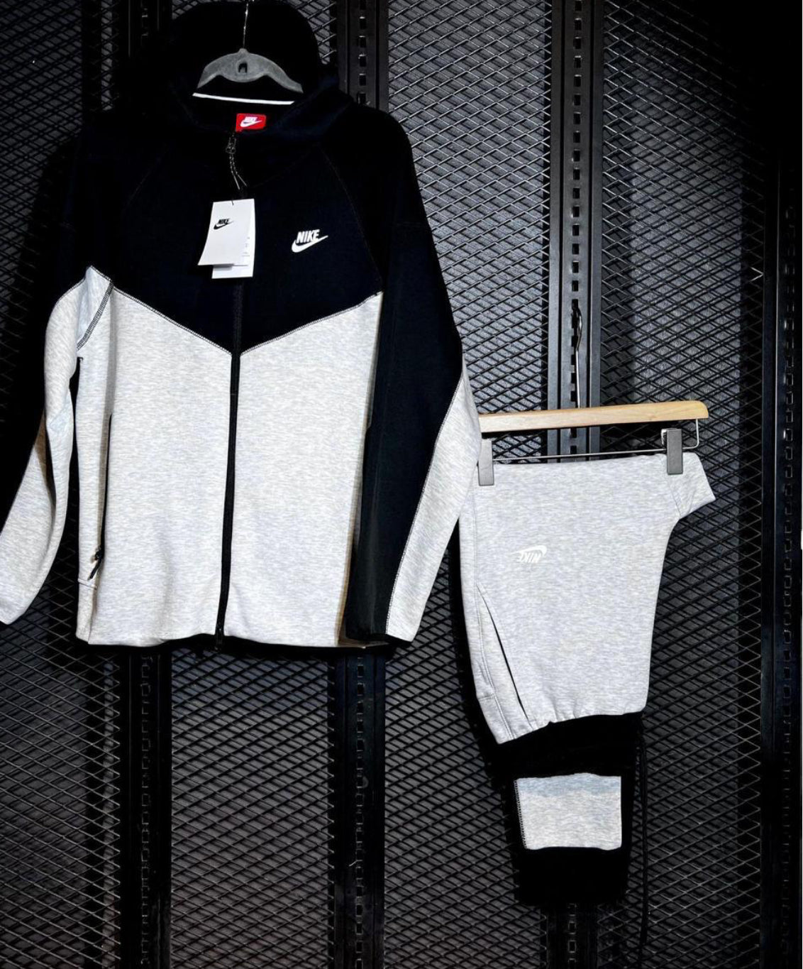 Tech Fleece "black/Grey"