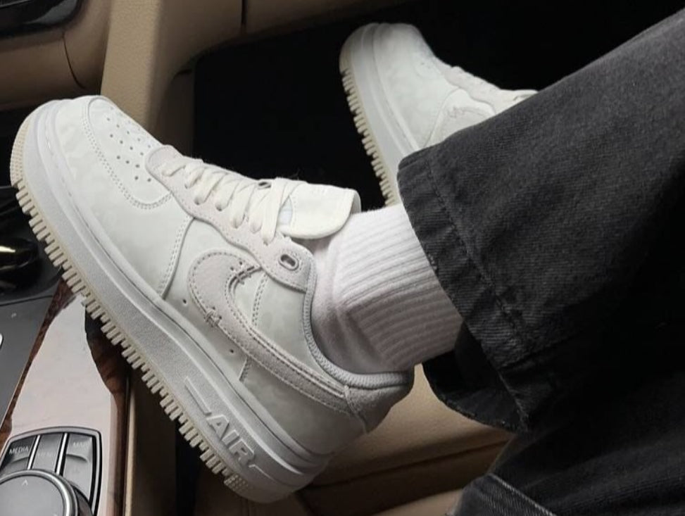Air Force 1 Low Luxe sneakers