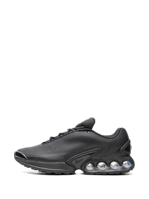 Max Dn "Triple Black"