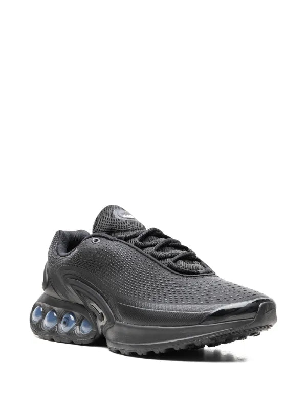 Max Dn "Triple Black"
