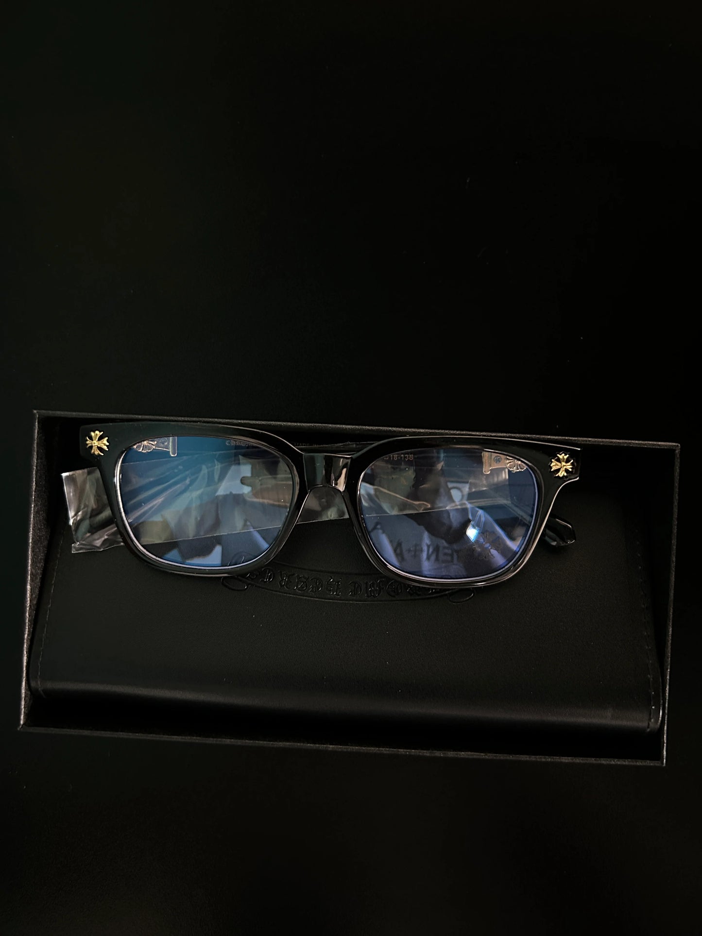 Chrome glasses - black & silver badges