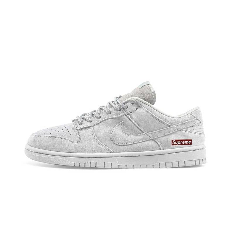 SB Dunk Low Supreme – Light grey