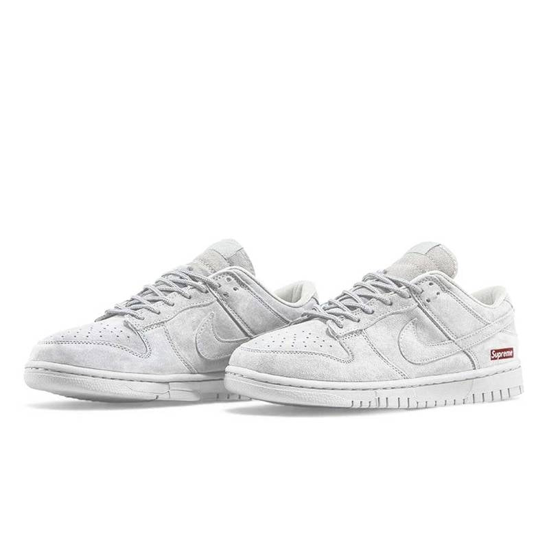 SB Dunk Low Supreme – Light grey