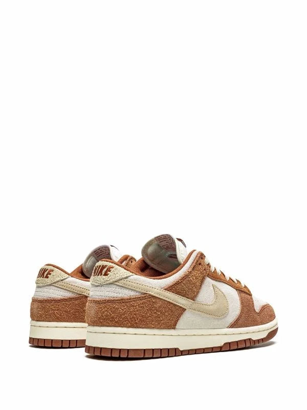 NIKE DUNK LOW PRM "MEDIUM CURRY" SNEAKERS