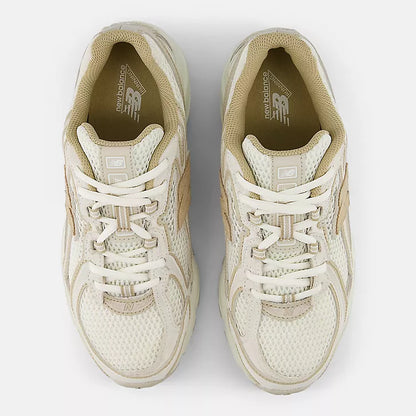 Unisex 740 shoes