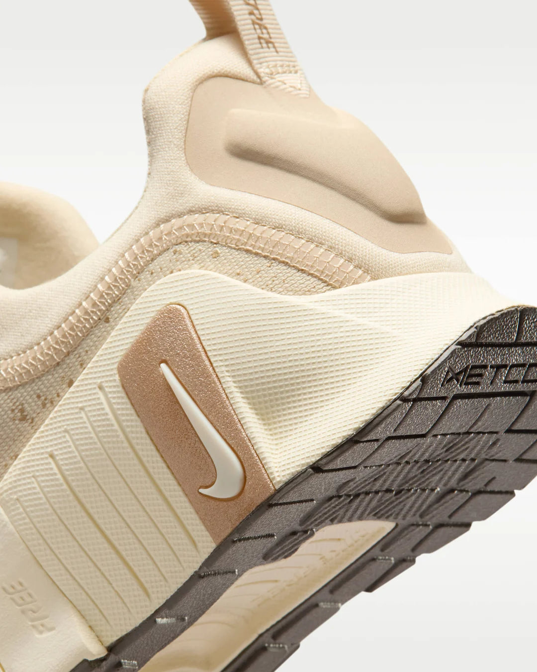 NIKE FREE METCON 6 ‘LIGHT KHAKI/COCONUT’