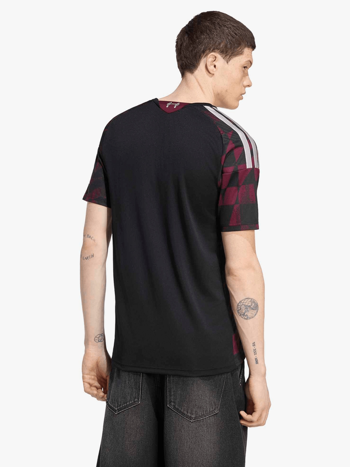 Liverpool 3rd 26/27 Black/Maroon Jersey