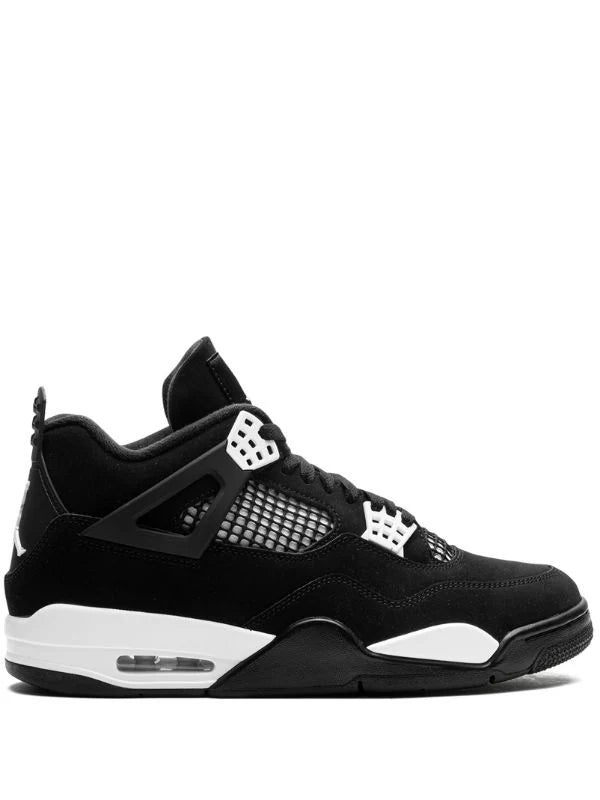 Jordan 4’s white thunder