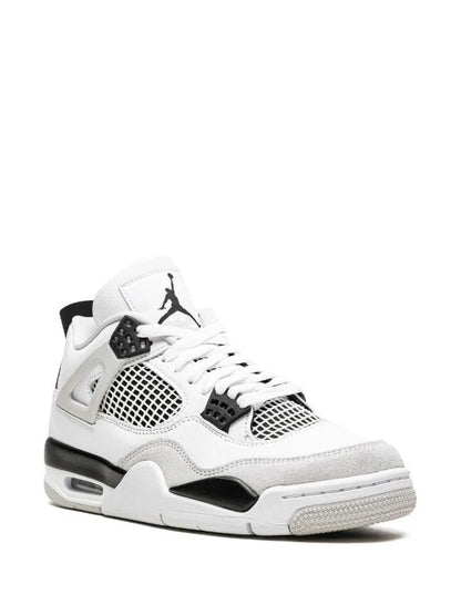 Jordan 4’s military black