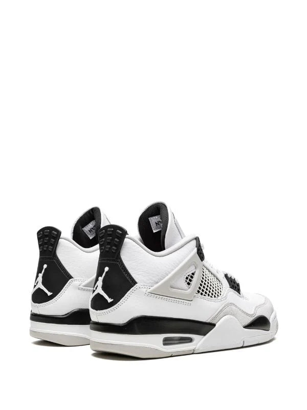 Jordan 4’s military black