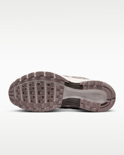 P-6000
Women's Shoes