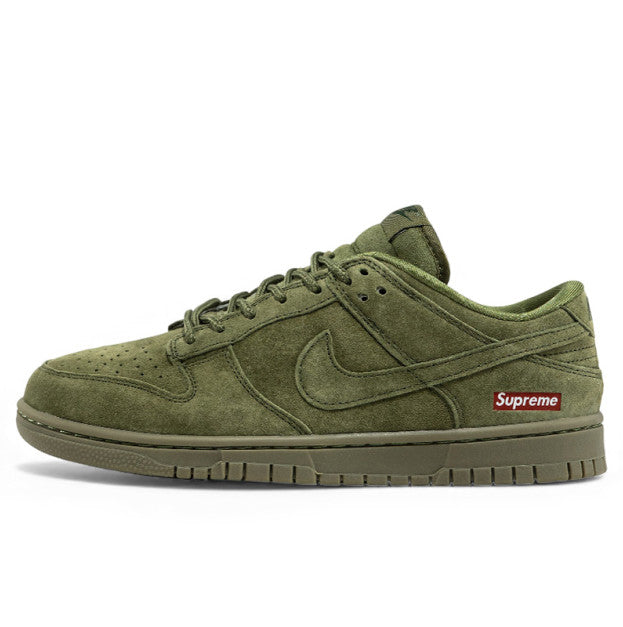 SB Dunk Low x Supreme Khaki