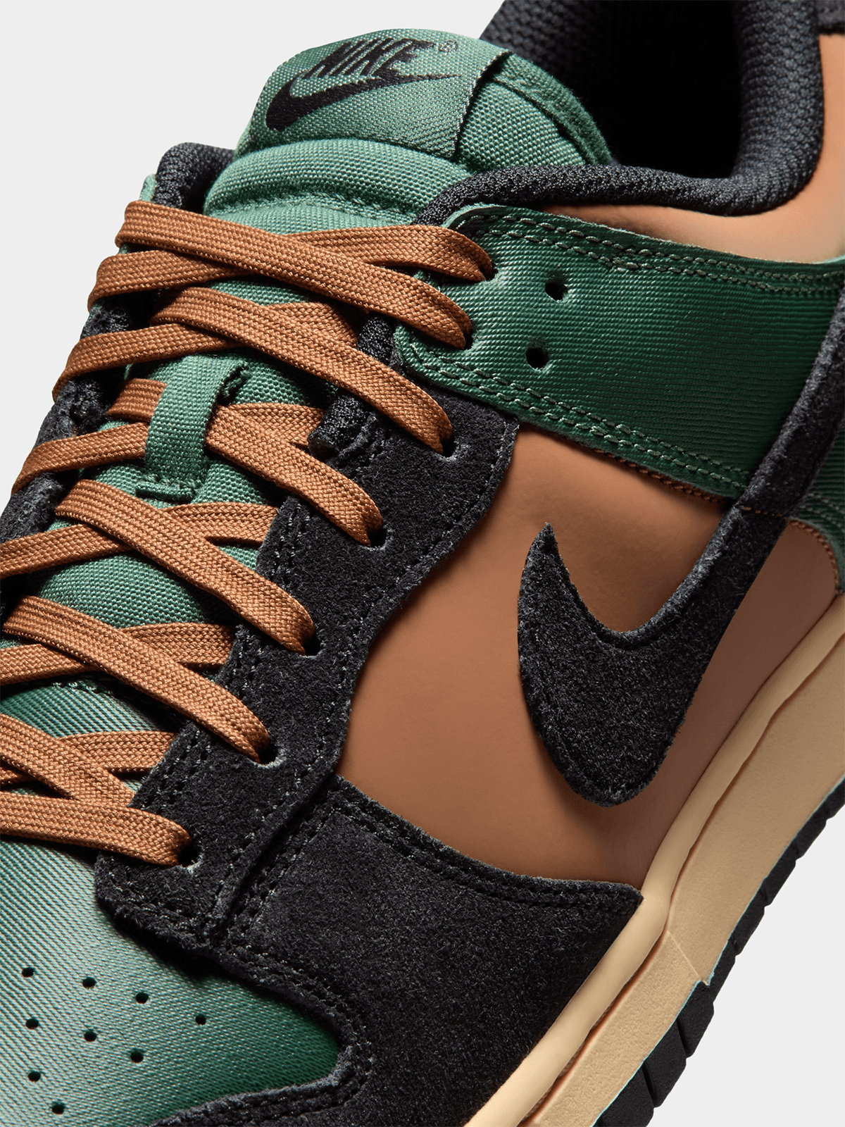 Nike Men's Dunk Low Retro Fir/Light British Tan/Sesame/Black Sneaker