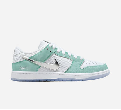Nike SB Dunk Low April Skateboards "Turbo Green"