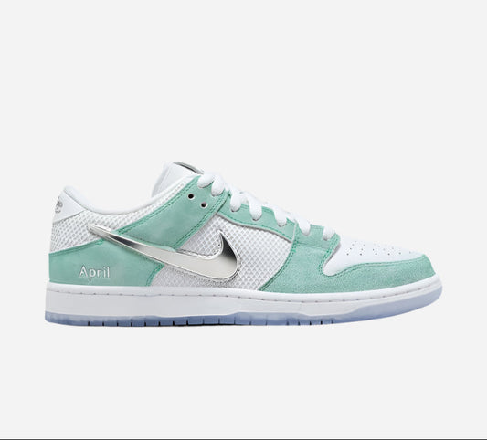 Nike SB Dunk Low April Skateboards "Turbo Green"